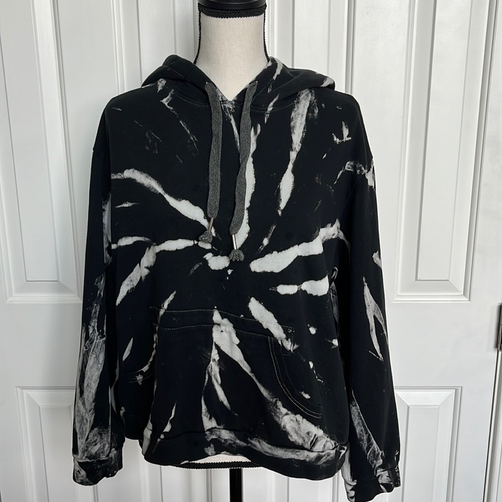 Tie-dye lightweight hooded sweatshirt. Size Large.